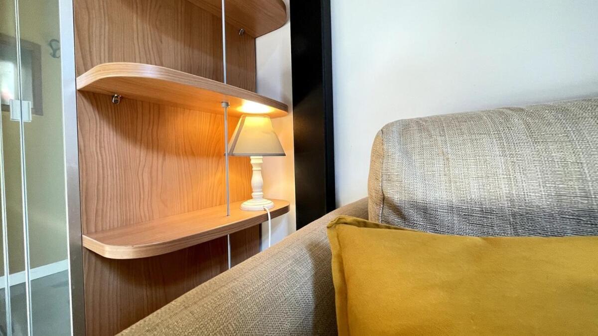 Stylish Duplex On Two Levels 15 Mins From Duomo Apartment