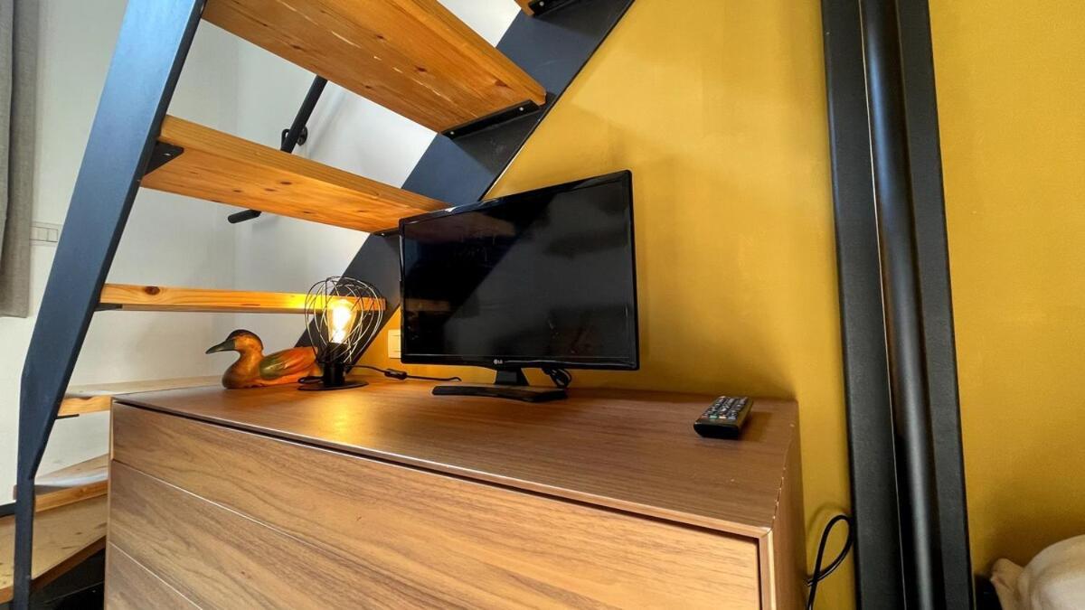 Apartment Stylish Duplex On Two Levels 15 Mins From Duomo *